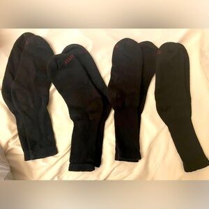 7 Hanes pair of black socks